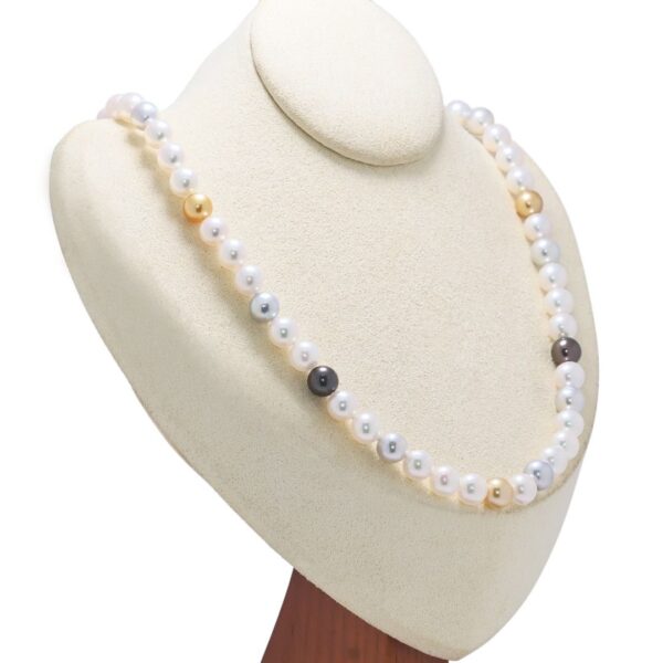 שרשרת כסף זוהרת עם פניני אקויה מעורבות בקוטר 7 מ"מ (חדש)