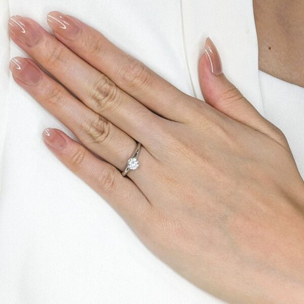 טבעת סוליטר יהלום אלגנטית 0.52 קראט בפלטינה