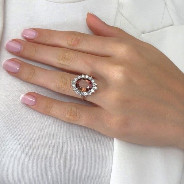 טבעת קוקטייל יוקרתית מרובליט ויהלומים במשקל 6.39 קרט, מזהב לבן 14 קראט - מתועדת IGI