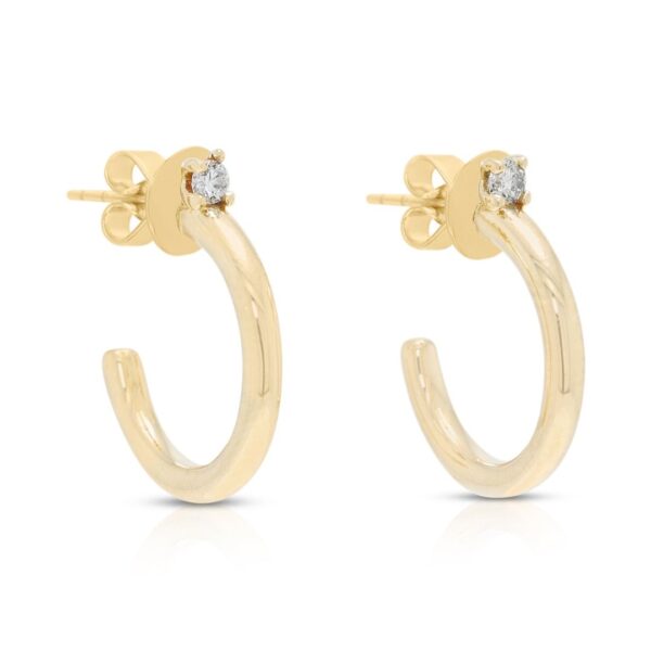 עגילי חישוק מינימליסטיים יהלום טבעי 0.06 קראט בזהב צהוב 14K