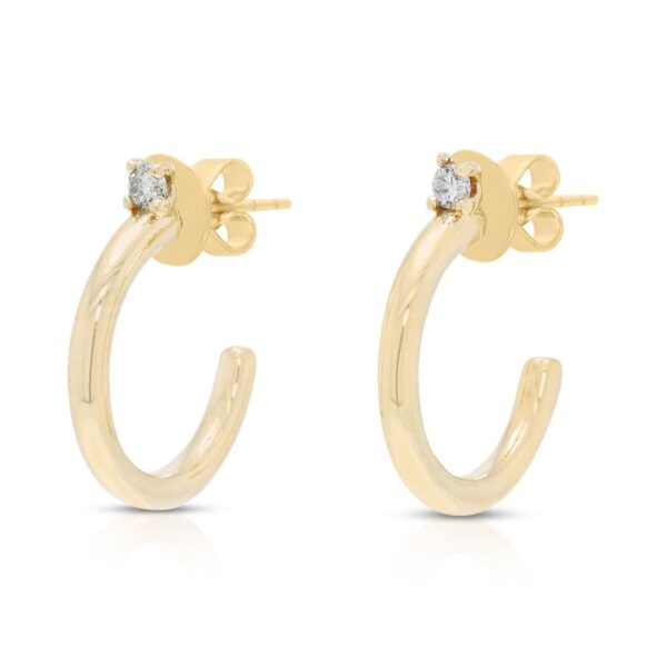 עגילי חישוק מינימליסטיים יהלום טבעי 0.06 קראט בזהב צהוב 14K