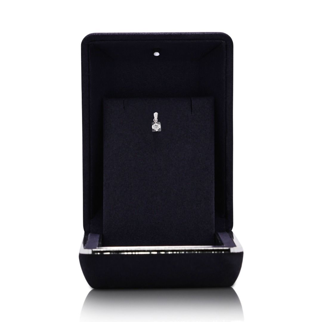 תליון יהלום מינימליסטי 0.16 קראט בזהב לבן 18K מבית SOO KEE – תמונה 7