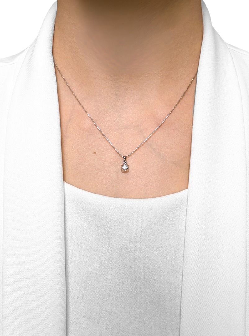 תליון יהלום מינימליסטי 0.16 קראט בזהב לבן 18K מבית SOO KEE – תמונה 2