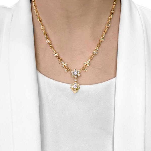 שרשרת פרחונית מפוארת מיהלומים טבעיים 2.91ct מזהב צהוב 18 קראט