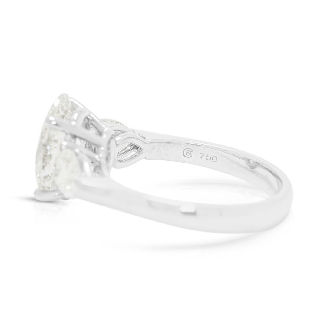 טבעת טרילוגיה עם שלושה יהלומים טבעיים במשקל כולל 3.35 קראט בזהב לבן 18 קראט, מתועדת GIA – תמונה 4