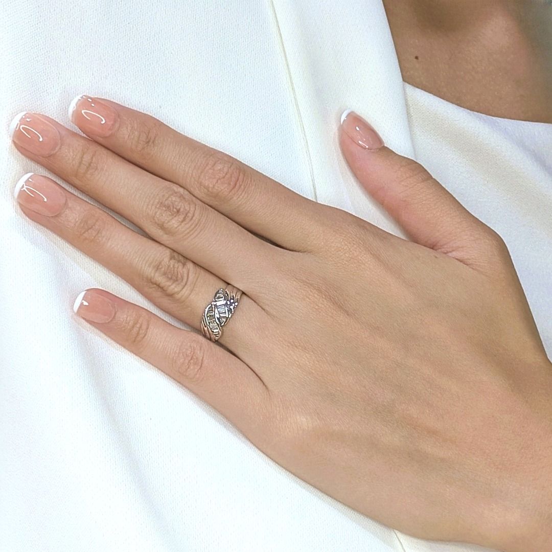 טבעת גל מתחדד יהלום טבעי זוהר 0.28 קראט בזהב לבן 18 קראט – תמונה 2