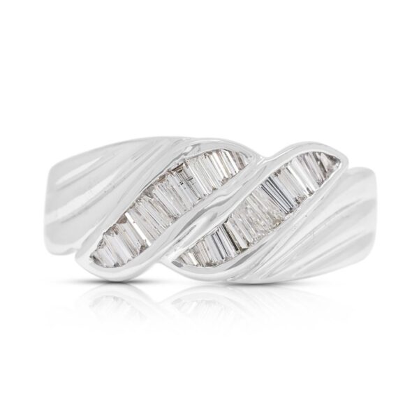 טבעת גל מתחדד יהלום טבעי זוהר 0.28 קראט בזהב לבן 18 קראט