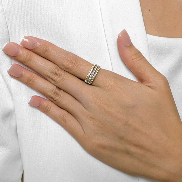 טבעת יהלומים זוהרת 0.71 קראט בזהב דו-גוני 18 קראט