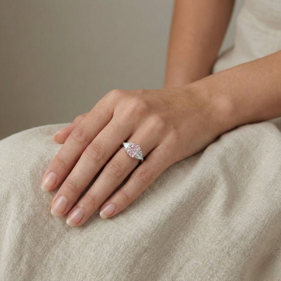 טבעת יהלום נדירה 2.69ct ורוד-סגול ולבן בזהב דו-גווני 18K (חדש) - GIA מתועדת – תמונה 2