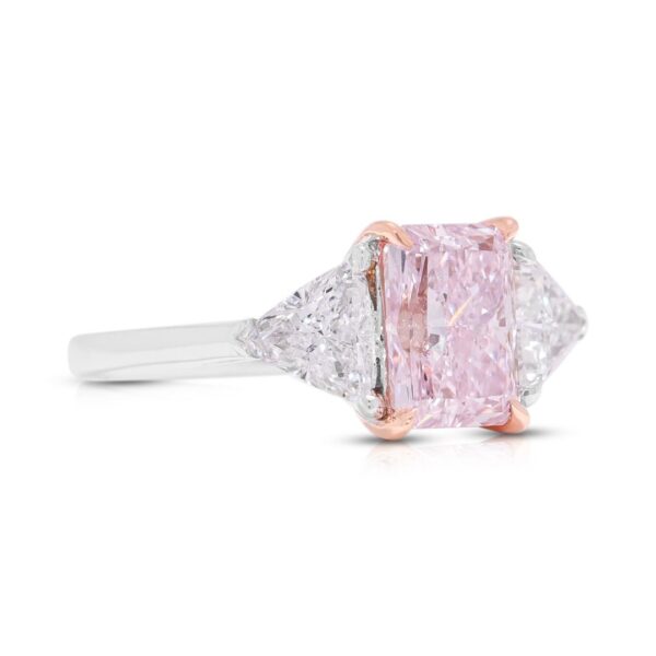 טבעת יהלום נדירה 2.69ct ורוד-סגול ולבן בזהב דו-גווני 18K (חדש) - GIA מתועדת