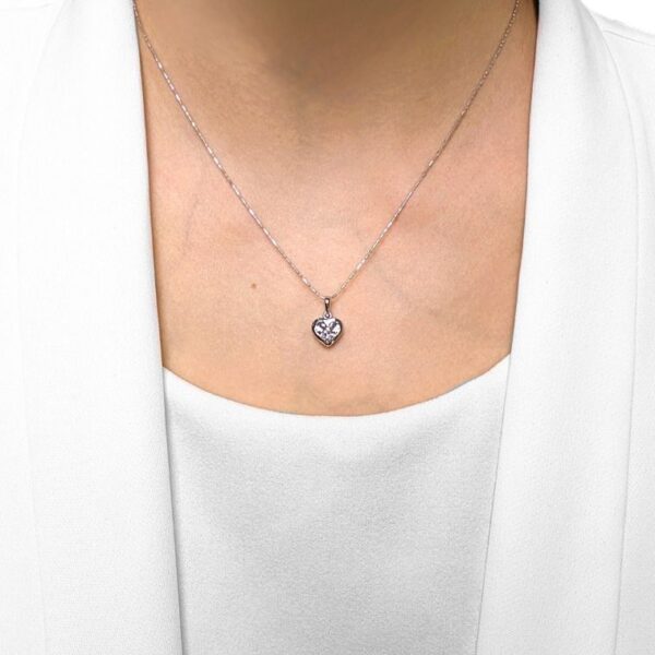 תליון יהלום מעודן 0.32 קראט בזהב לבן 18 קראט