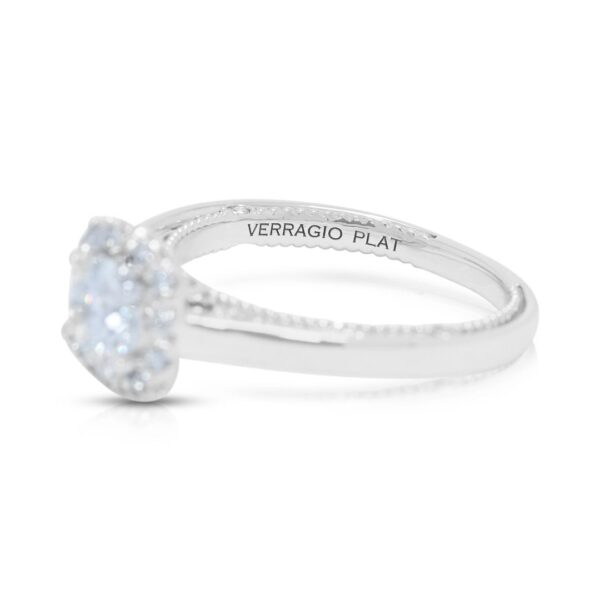 טבעת פלטינה מלכותית עם יהלום 1.01 קראט ועיטורי ספיר (חדש-לא נענד) - מתועדת AGS