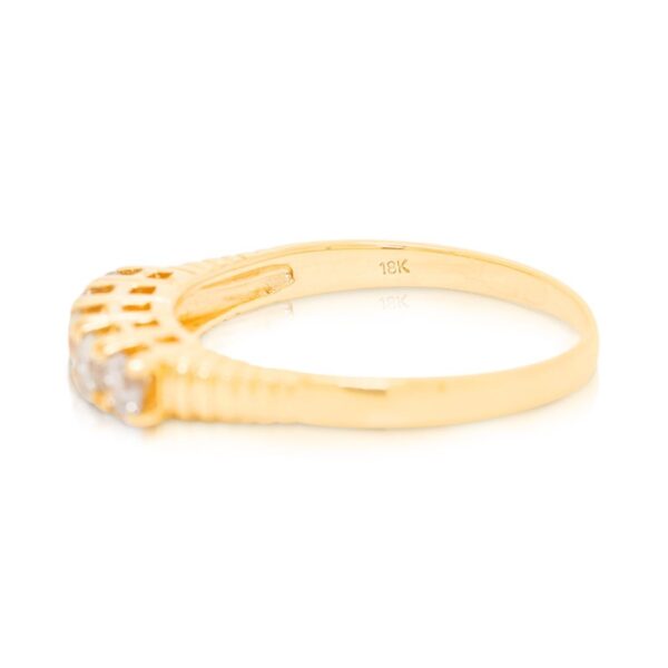 טבעת חמישה יהלומים ליניארית זוהרת 0.40ct מיהלומים טבעיים בזהב צהוב 18K