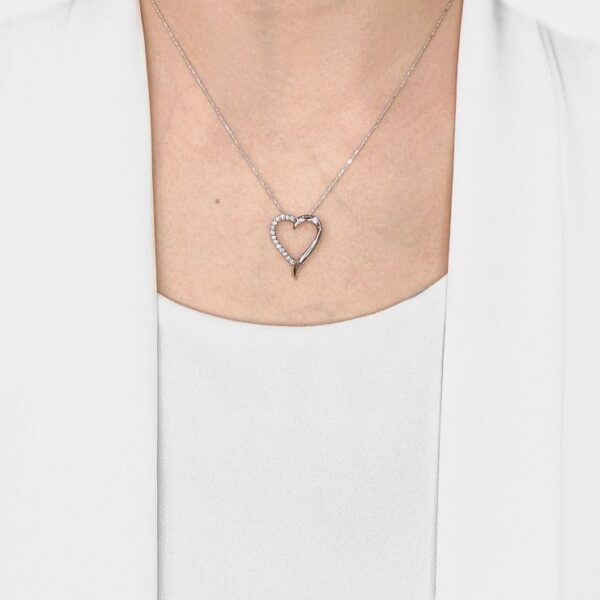 תליון לב רומנטי עם יהלום טבעי 0.28 קראט בזהב לבן 18 קראט (חדש)