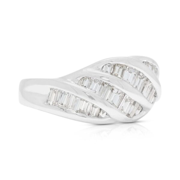 טבעת גל פיסולית מיהלומי באגט טבעיים 0.70 קראט בזהב פלטינה