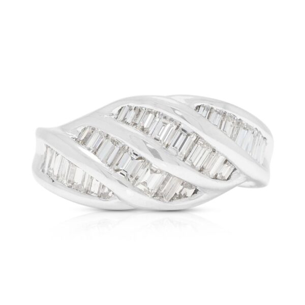 טבעת גל פיסולית מיהלומי באגט טבעיים 0.70 קראט בזהב פלטינה