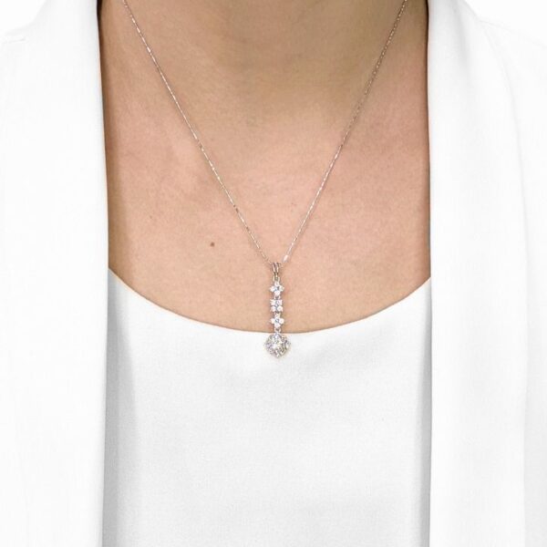 תליון טיפת יהלום טבעי 0.88 קרט מזהב לבן 18 קרט, בעיצוב מלוטש