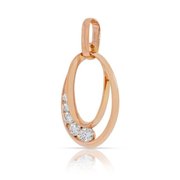 תליון מעצבים מעודן מזהב אדום 18 קראט משובץ יהלום טבעי 0.28 קראט, מבית Poh Heng