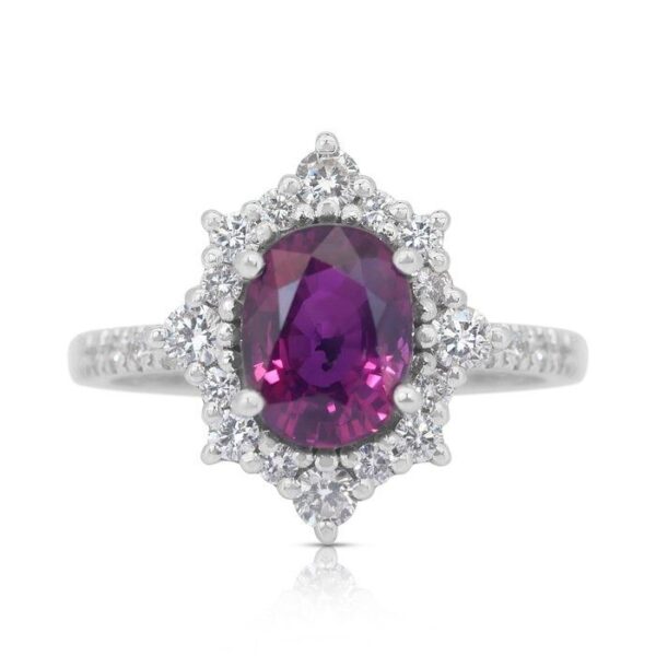 טבעת אשכול ספיר ויהלומים אלגנטית במשקל 2.58 קרט בזהב לבן 18 קראט - GIA מתועדת