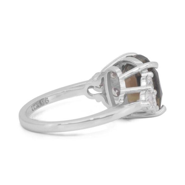 כריזובריל ויהלומים אלגנטיים במשקל 7.14 קראט בזהב לבן 14 קראט - מתועד GIA