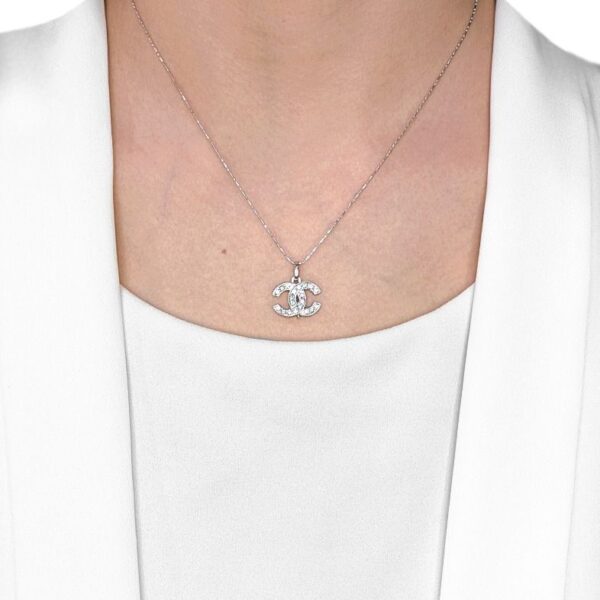 תליון מנצנץ עם יהלום טבעי במשקל 0.21 קראט בזהב לבן 18 קראט