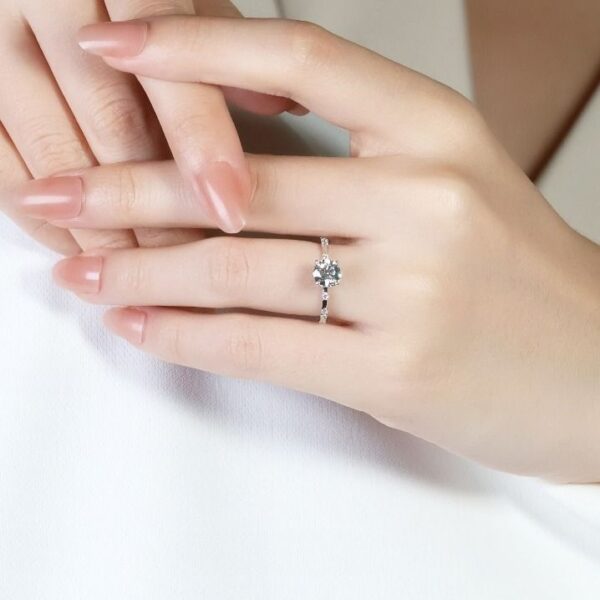 טבעת יהלום טבעי נוצצת בחיתוך דקגון 1.15ct בזהב לבן 18K מאת JANNPAUL (סט מלא) - מתועדת AGS