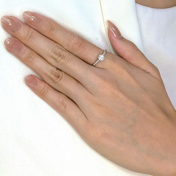 טבעת הילה נוצצת מזהב לבן 14 קראט