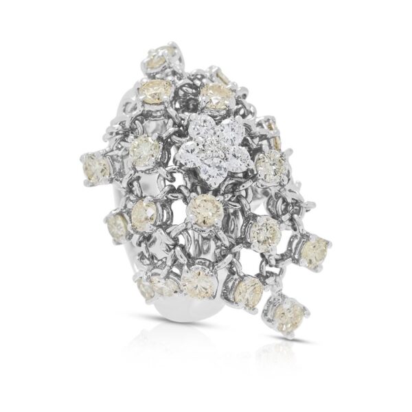 טבעת נוכחות יהלומי שמפניה ולבן 1.32 קראט בזהב לבן 18 קראט