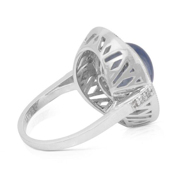 טבעת קוקטייל מרהיבה עם ספיר כוכב 10.92 קראט ויהלומים בזהב לבן 18 קראט - מתועדת IGI