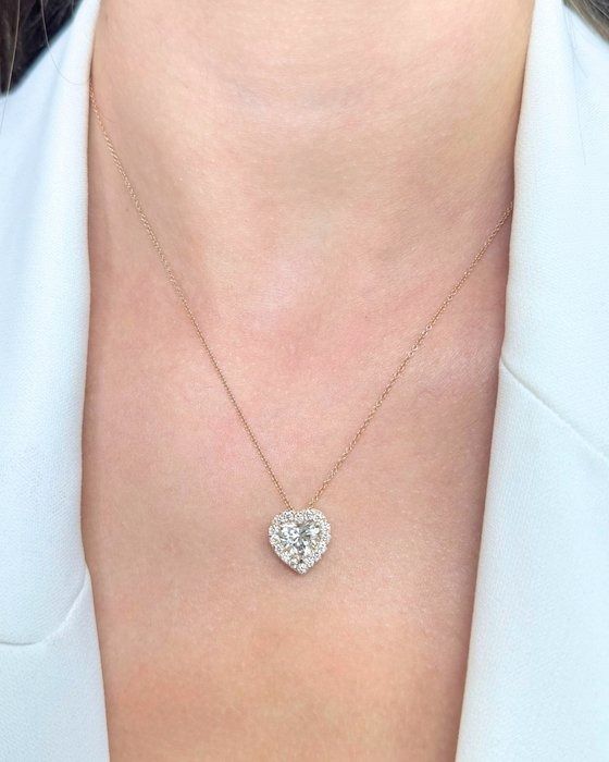 שרשרת יהלומים מהממת 1.91 קראט עם תליון הילה בצורת לב בזהב אדום 18 קראט - מתועדת IGI – תמונה 2