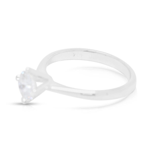 טבעת סוליטר יהלום טבעי נשגבת 0.50 קראט בזהב לבן 18 קראט מבית Charlotte Jewellery (חדש-לא נענד)