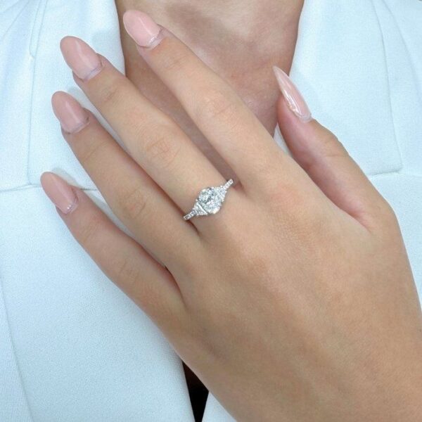 טבעת נצחית שלושה יהלומים במשקל 1.26 קרט בזהב לבן 18 קראט - מתועדת GIA