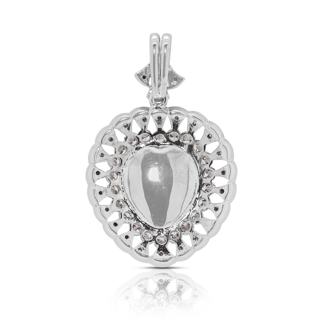 ⁦תליון הילה על-זמני בצורת לב מירקן ג'יידיט סוג A, משובץ יהלום 0.80 קראט בזהב לבן 18 קראט⁩ – תמונה ⁦6⁩