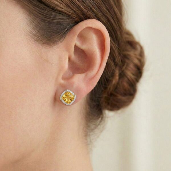 עגילים צמודים תוססים מסיטרין ויהלומים במשקל 3.13ct בזהב צהוב 18K