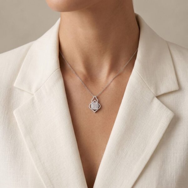 שרשרת אשכול יהלומים נוצצת בחיתוך פרינסס ועגול, במשקל 1.13ct, בזהב לבן 18K (חדש)