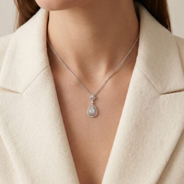 שרשרת פאווה הילה כפולה מיהלומים זוהרים במשקל 0.67ct בזהב לבן 18K (חדש)