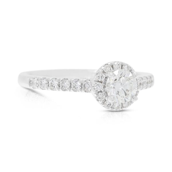 טבעת יהלום הילה ופאווה מרהיבה 0.71ct של Meyson Jewelery בזהב לבן 18K - מתועדת GIA