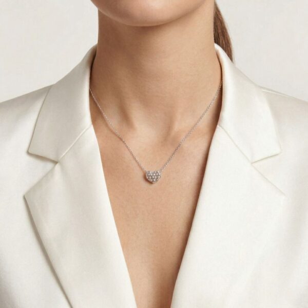 שרשרת לב עדינה מיהלום טבעי 0.07 קראט בזהב לבן 14K