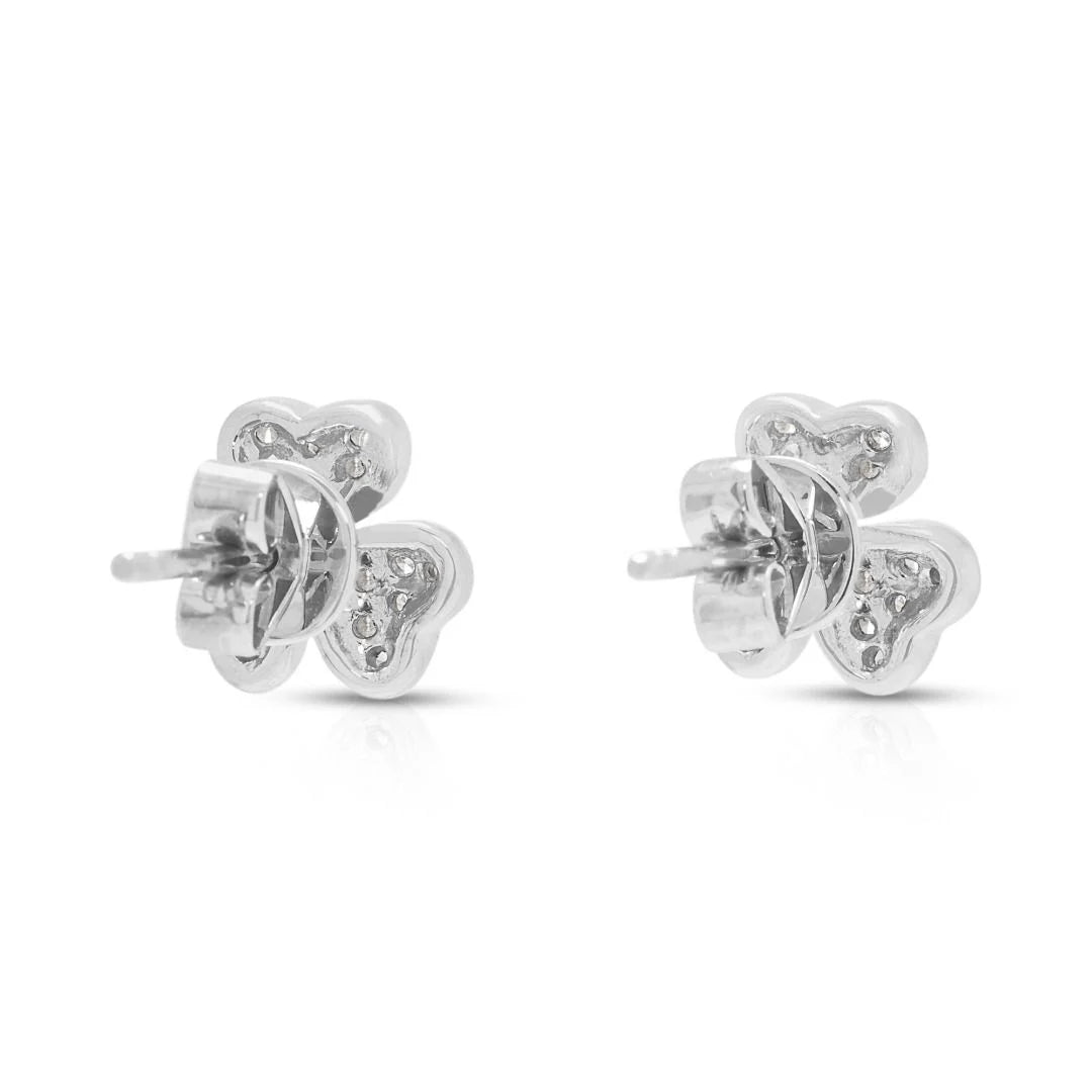 עגילים צמודים עדינים משובצים יהלומי פאווה 0.20 קרט בזהב לבן 18K – תמונה 6