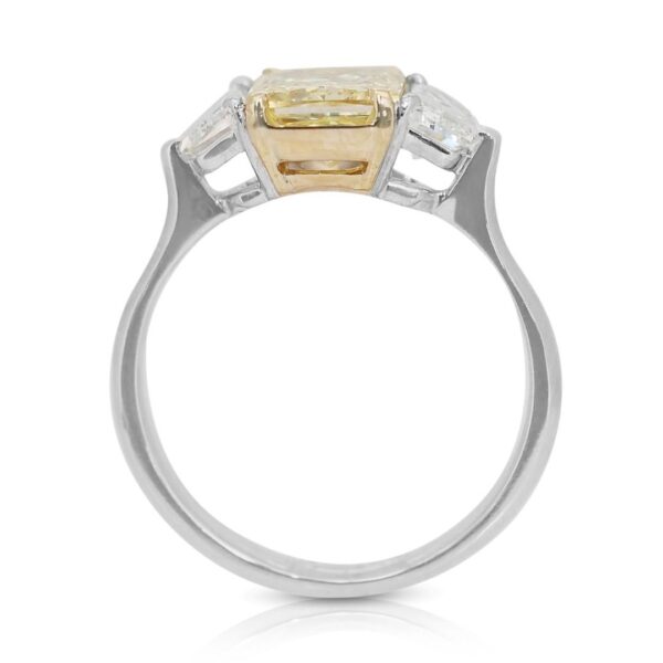 טבעת יהלום פנסי בצבע טבעי מרתקת, 2.23 קראט, בחיתוך אידיאלי כפול מצוין, מזהב לבן 18 קראט - עם תעודת GIA