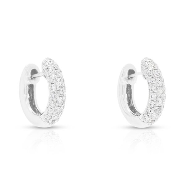 עגילי חישוק 'האגי' Flower Diamond 0.50 קראט בזהב לבן 18 קראט