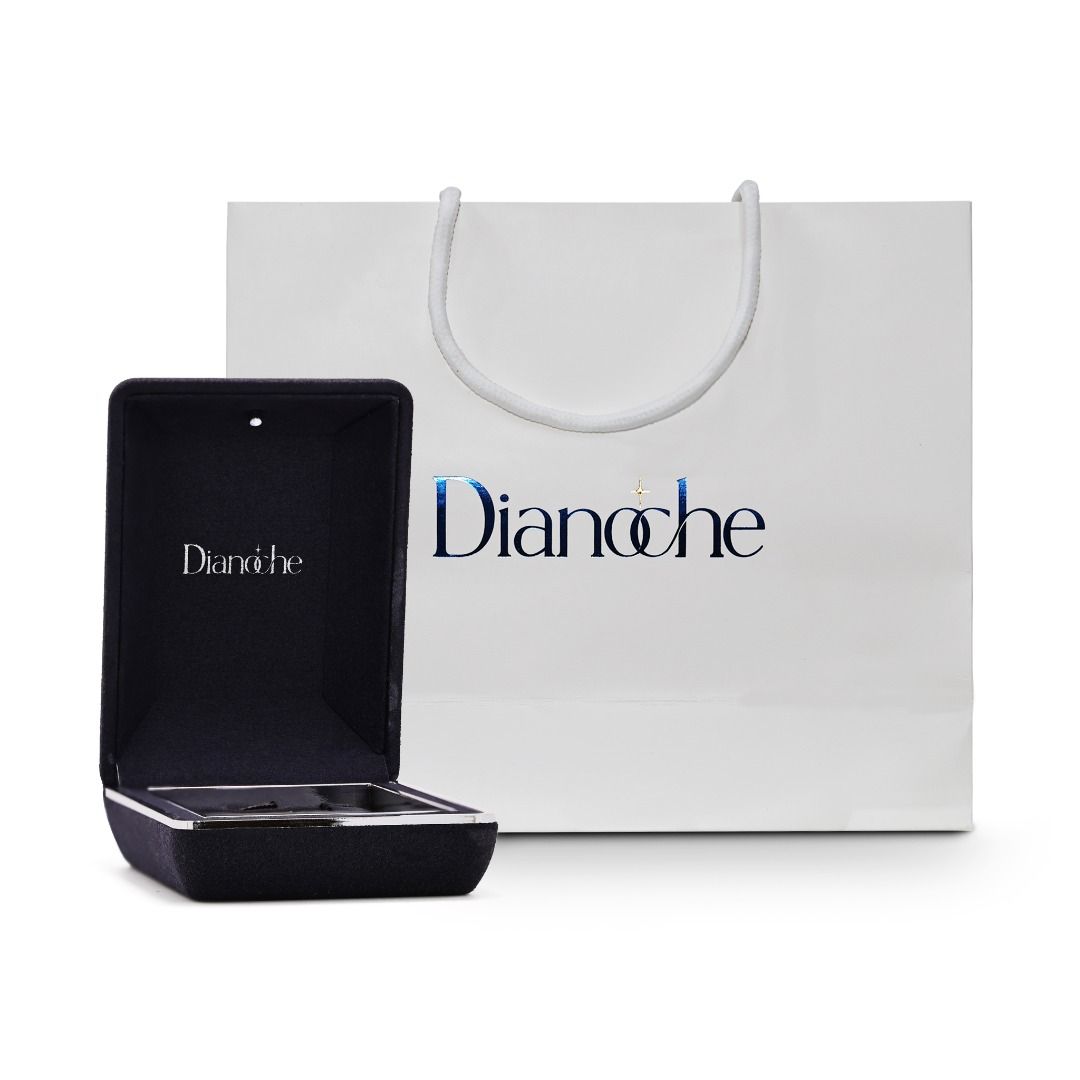 תליון הילה מעודן בצורת תלתן, משובץ יהלום 0.30 קראט, מזהב לבן 18 קראט – תמונה 8