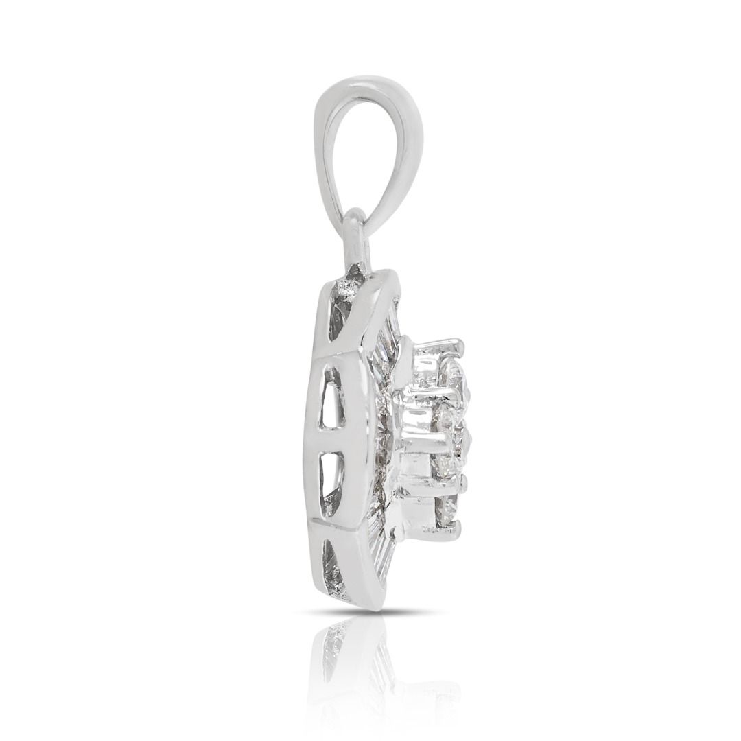 תליון הילה מעודן בצורת תלתן, משובץ יהלום 0.30 קראט, מזהב לבן 18 קראט – תמונה 5