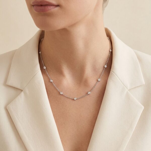 שרשרת יהלומים עגולים אלגנטית במשקל 0.63 קראט בזהב לבן 18 קראט