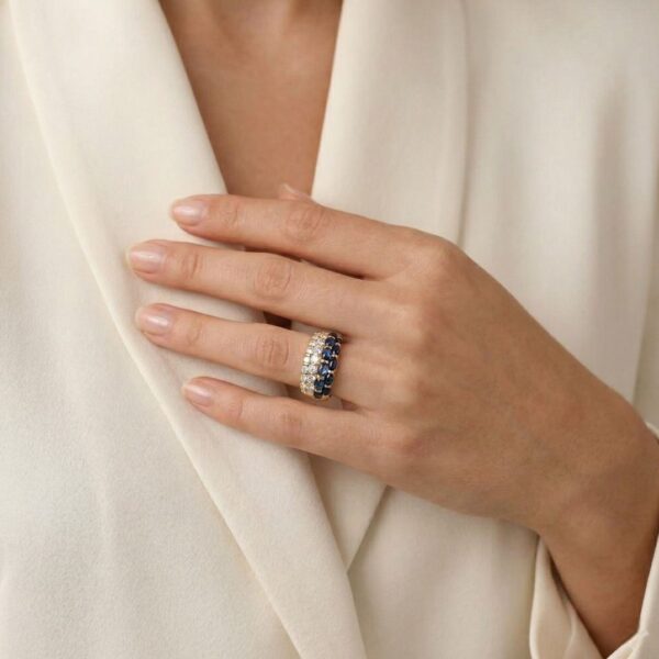 טבעת ספיר ויהלומים 1 קראט אלגנטית בזהב צהוב 18 קראט