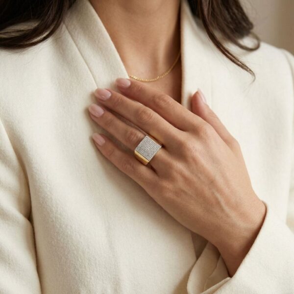 טבעת רחבה יוקרתית מזהב צהוב 18K משובצת יהלום 0.67 קראט