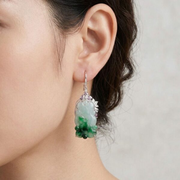 עגילי שנדלייר יוקרתיים מזהב לבן 18K, משובצים בירקן, ספיר ויהלומים במשקל כולל של 1.04ct