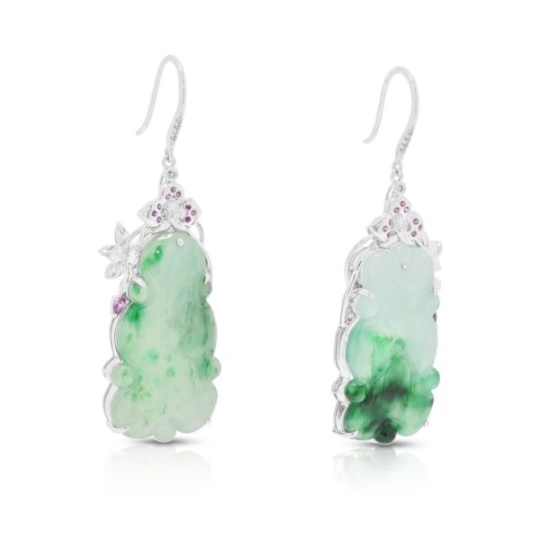 עגילי שנדלייר יוקרתיים מזהב לבן 18K, משובצים בירקן, ספיר ויהלומים במשקל כולל של 1.04ct