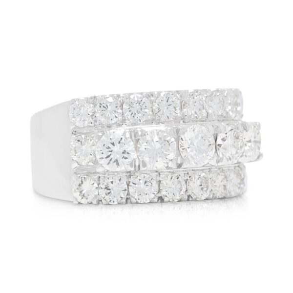 טבעת פס יהלומים יוקרתית 1.70ct בזהב לבן 14K