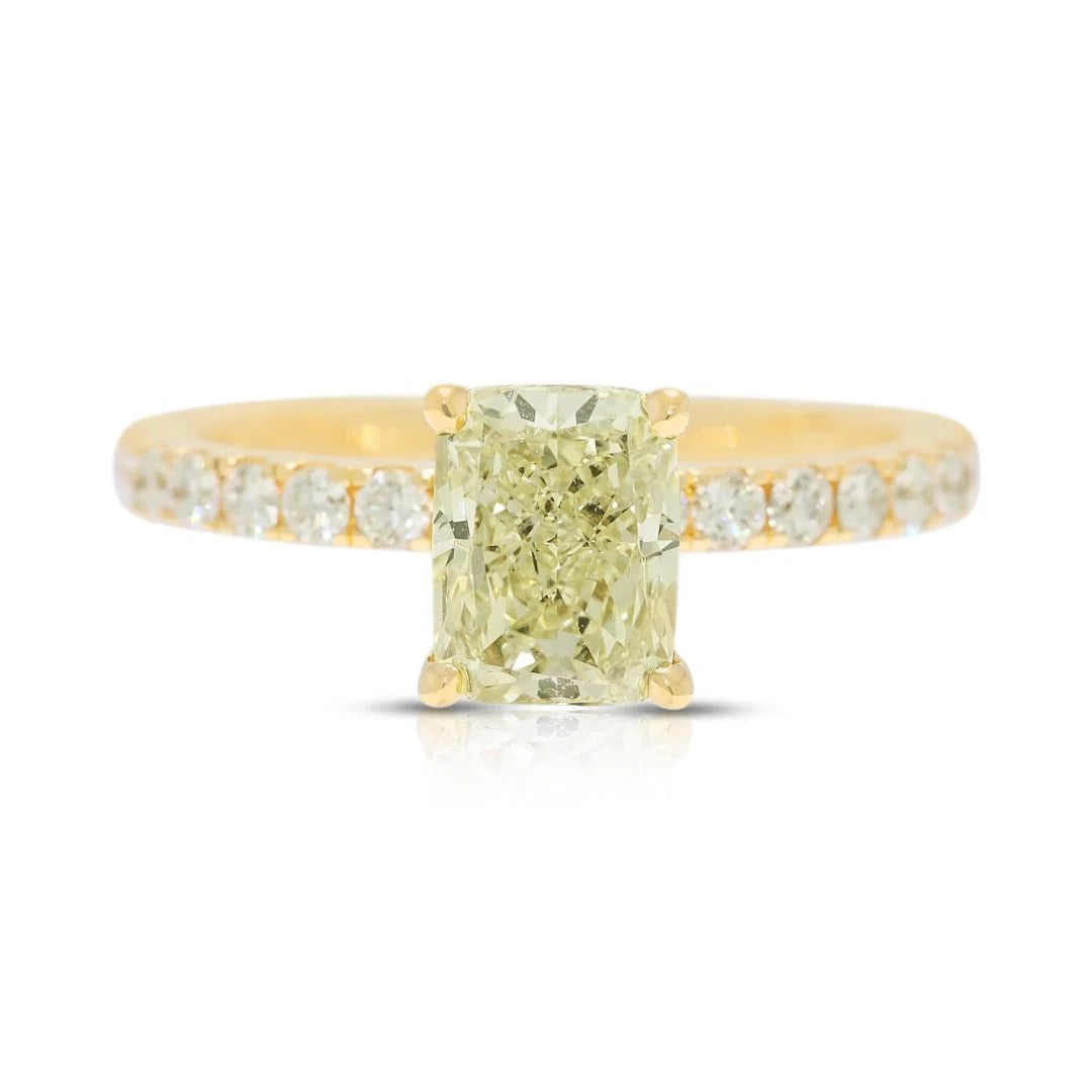 טבעת פאווה יוקרתית עם יהלום צהוב מהודר 1.96 קראט בזהב צהוב 18 קראט - מתועדת GIA